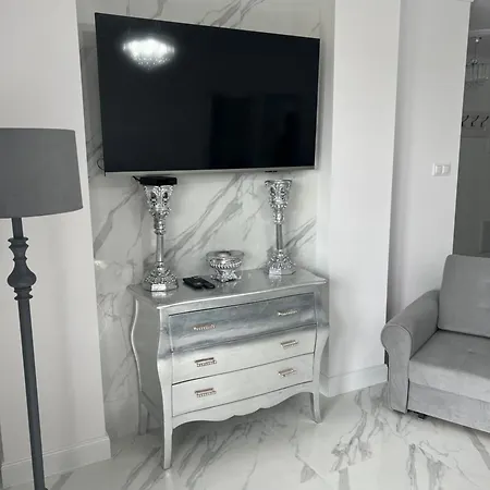 Apartament Cyprian De Lux Z Ogrodem *