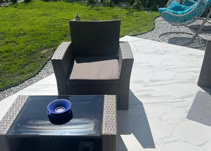 Cyprian De Lux Z Ogrodem